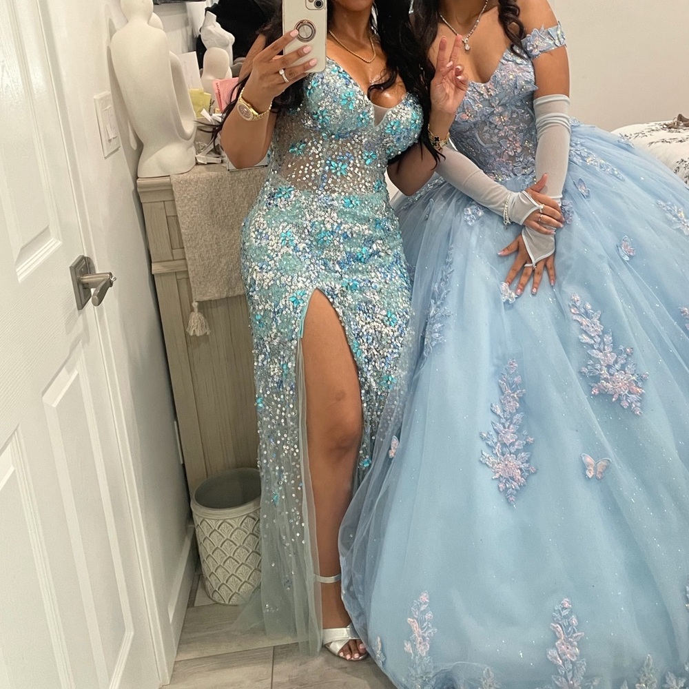 Gorgeous Jovani Mermaid Beaded Sequin Prom Dress Gown- Shades of Blue and Teal - Picture 6 of 6